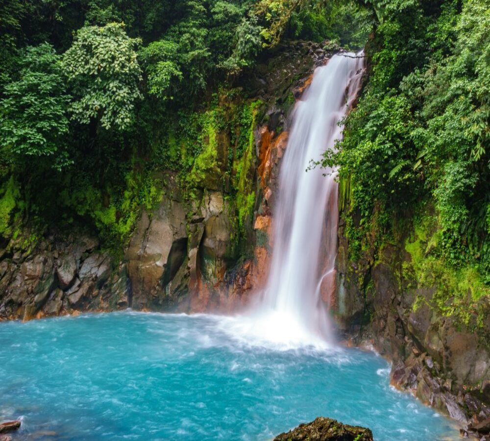 rio-celeste-costa-rica-3-rajbdriv0628gs6rfc95p3fyc87skqe5euso4po1nu